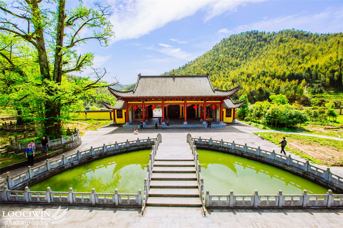 仰山栖隐寺位于江西省宜春市城南23公里的明月山集云峰下,由沩仰宗