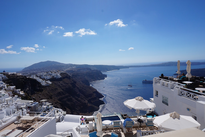 开启今天的美好旅程,在环岛之前先去酒店附近的skaros rock(易莫洛