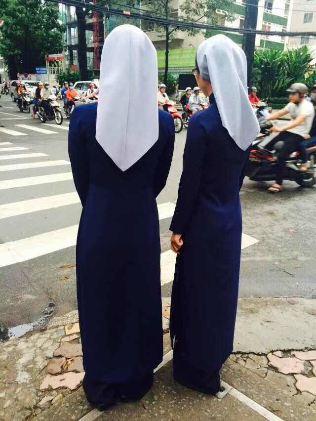 奥黛式修女服. 胡志明市红教堂