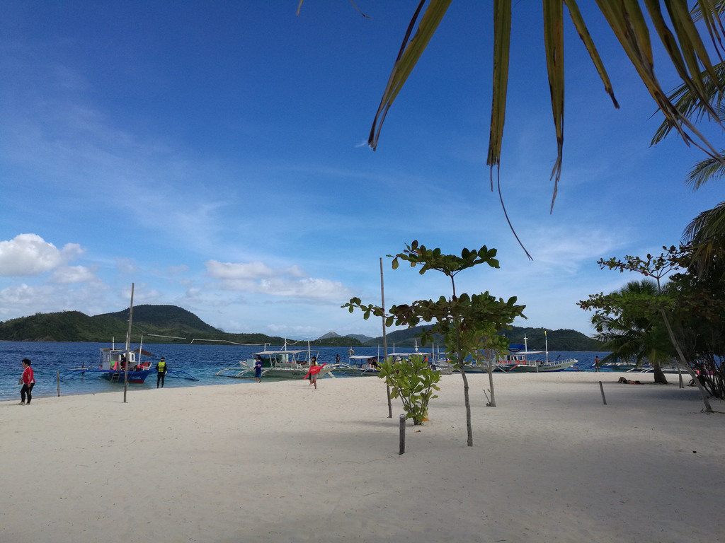 被菲律宾私藏的海岛：游客不多物价不高，花三亚一半的费用就够了_科隆