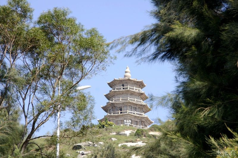 姑嫂塔是宝盖山风景区的核心景区,又称关锁塔,只是闽南民间更习惯称这