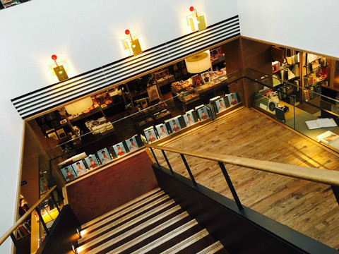 代官山茑屋书店                            