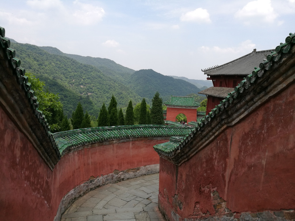 太子坡九曲黄河墙