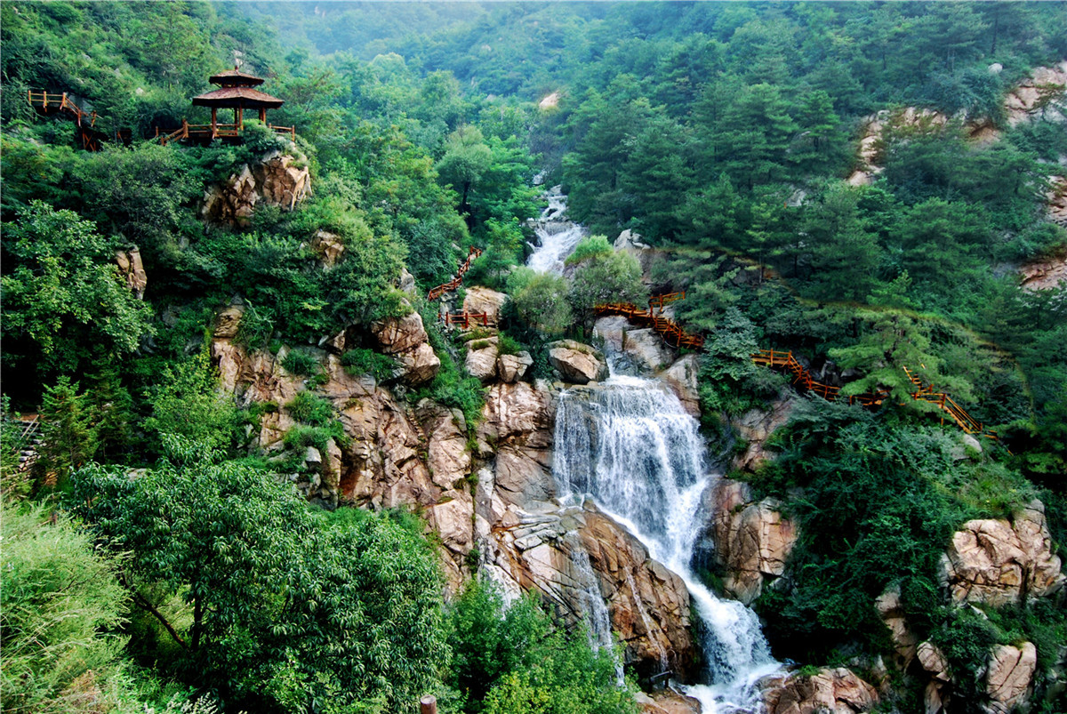 山东济南九如山瀑布群风景区爬山一日游【春风拂面九如山,青山繁华待