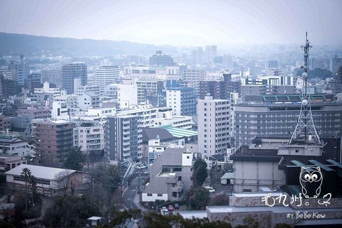 14地震坍塌维修中) 登上建筑可以俯瞰熊本市