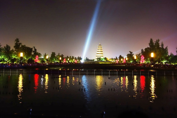 大雁塔北广场 大雁塔广场的迷人夜景