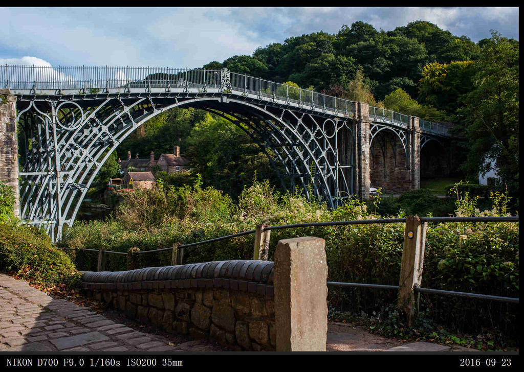 世界遗迹英国大铁桥(ironbridge),在塞文河(river severn)上欣赏迷人