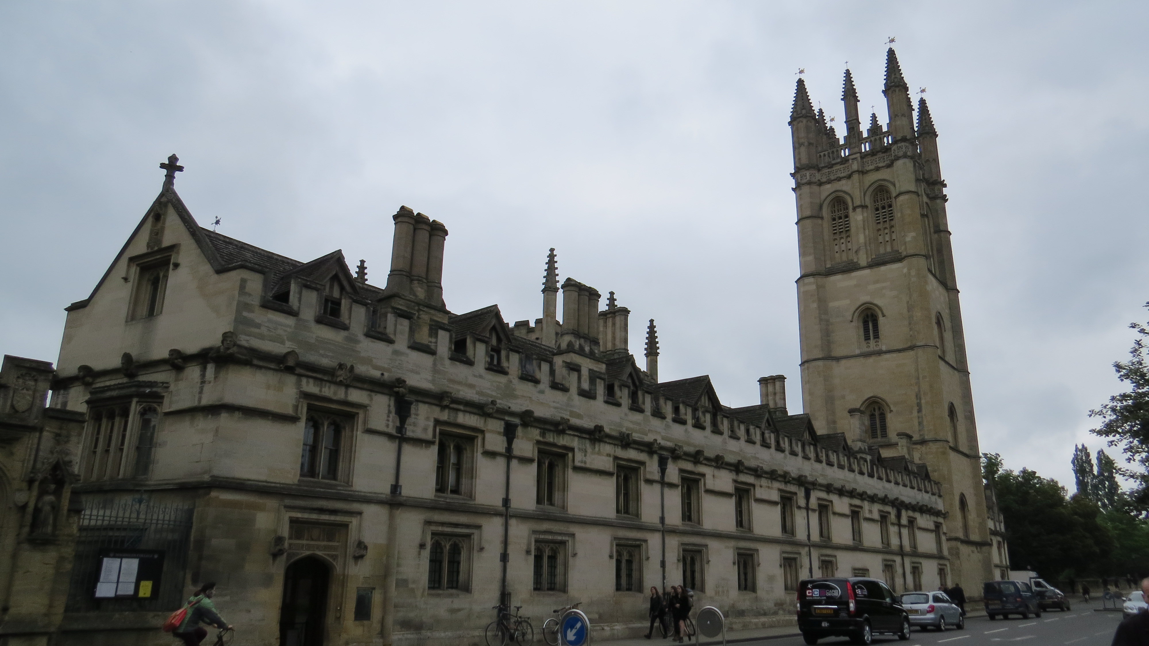 走下去就是莫德林学院magdalen college,坐落在cherwell河畔,莫德林