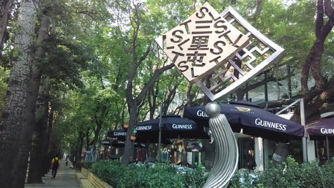 [原创]哈萨克斯坦大使馆面签的人挺多。北京5