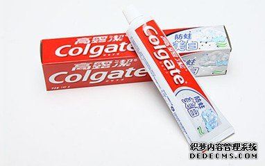 于1806年,威廉高露洁以自己的名字注册了一家公司,以生产牙膏开始事业