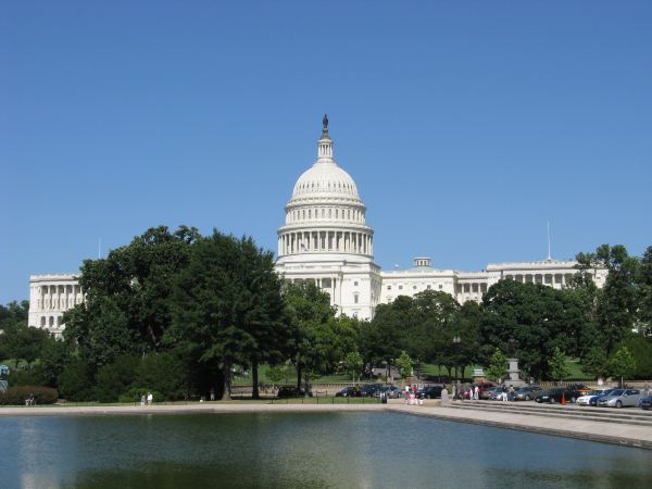 capitalhill美国,art moder 最引人注目的是 也就是著名的 国会山(capital hill),原名jenkins