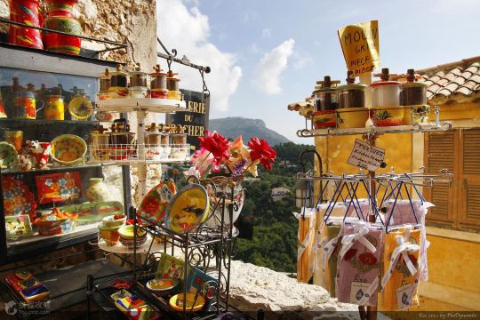 摩纳哥王妃_摩纳哥人均gdp(2)