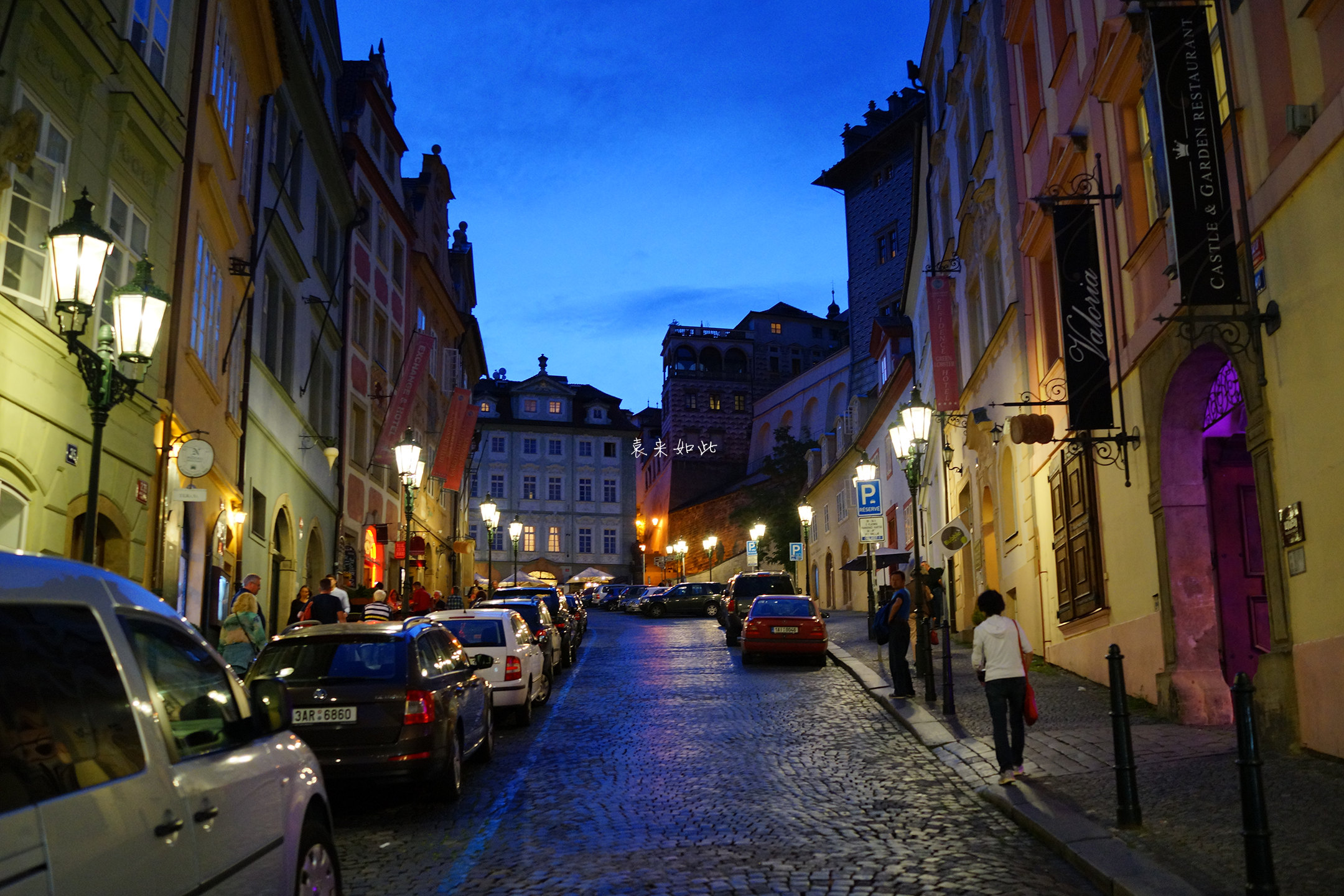 意境!无需解释,此刻的街道,展现出夜之魅力. 布拉格城堡