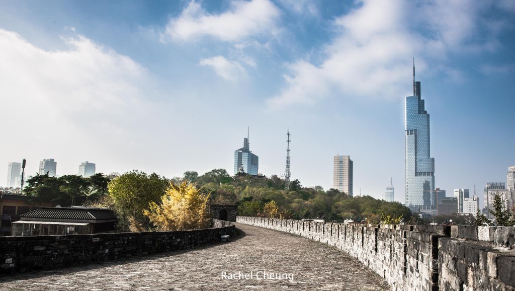 顺著台城,在明城墙上一览玄武湖和南京的城市风光,一路晃悠著从台城的