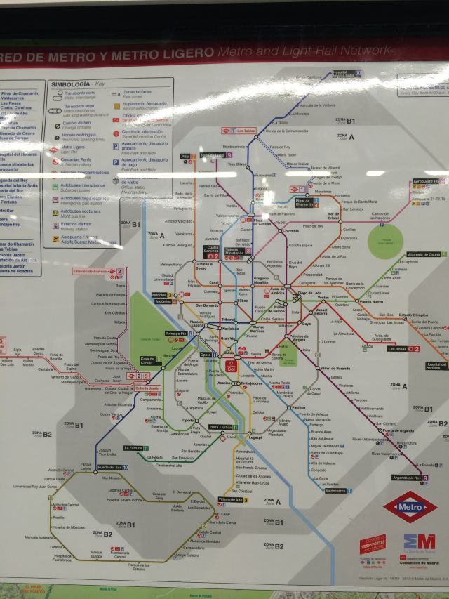 马德里地铁站全图.