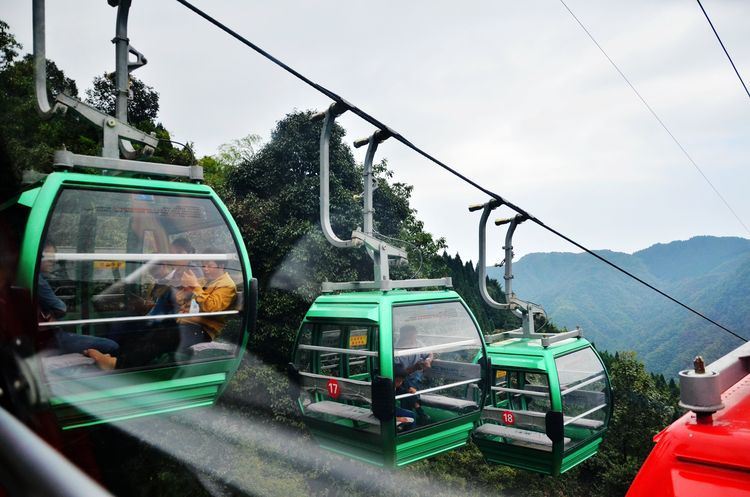 赞武功山之雄壮,叹羊狮幕之奇特,抒禅旅之欢喜