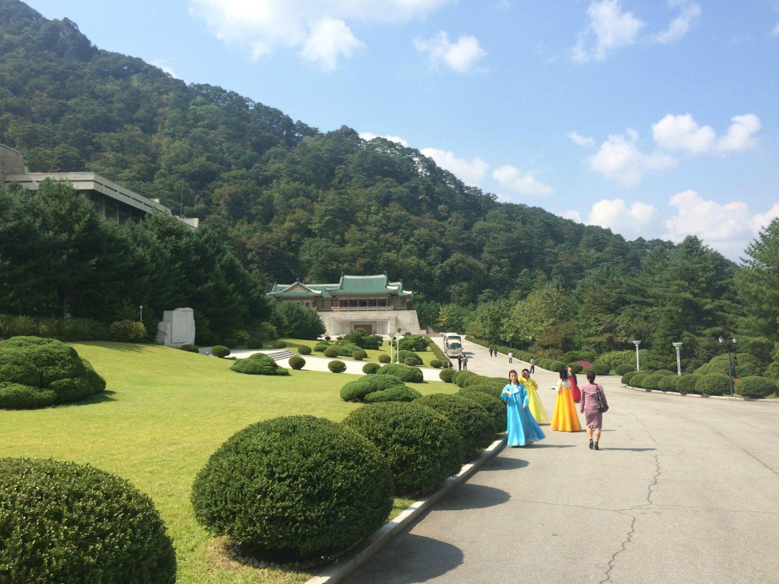 朝鲜国际友谊展览馆外景 妙香山