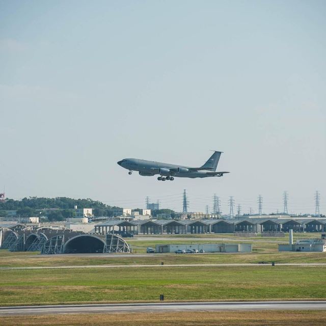 嘉手纳空军基地