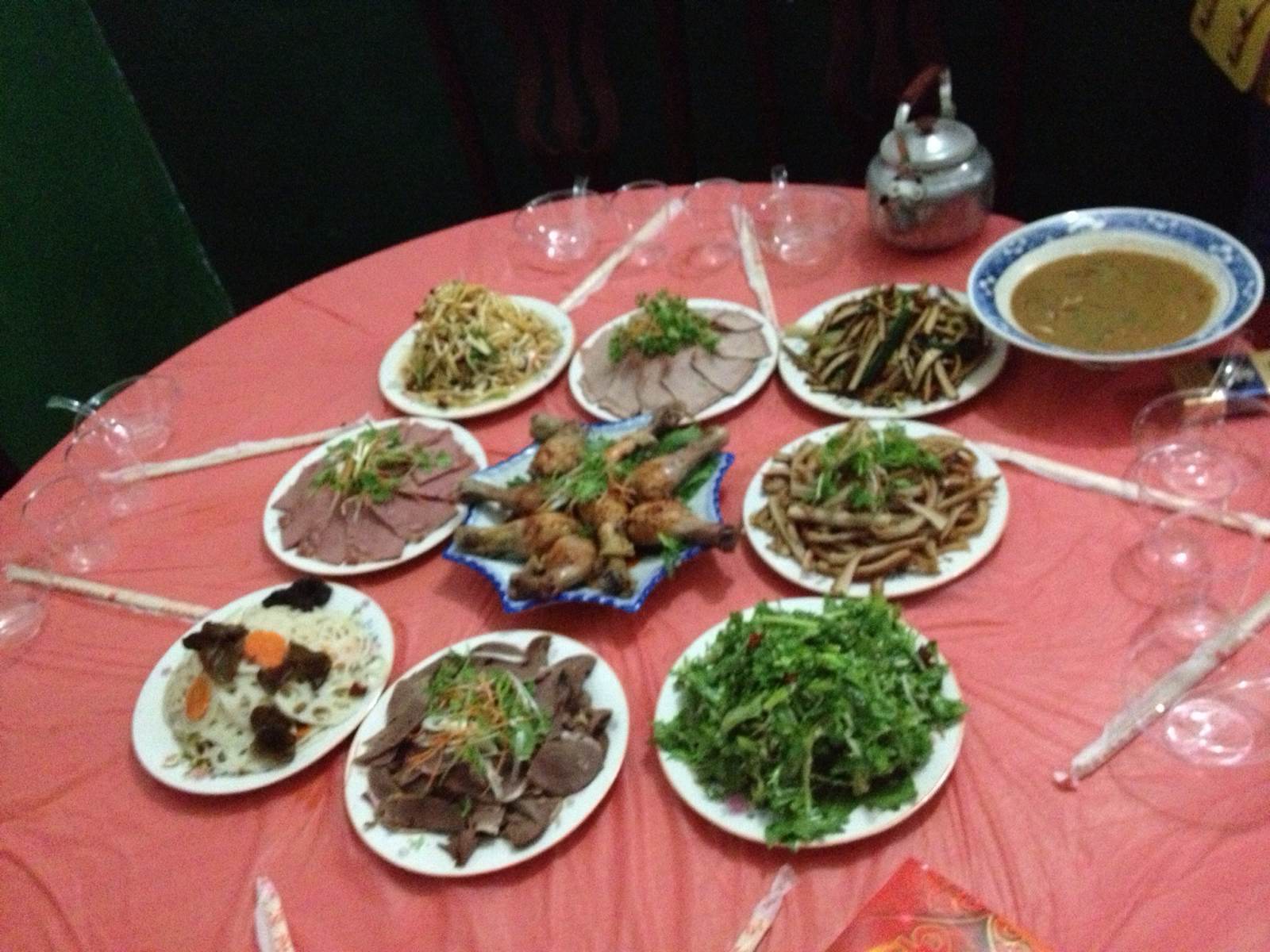 受到最热情也是当地最髙规格接待.陕西九大碗.