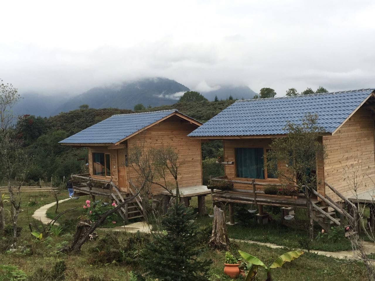 这就是本次海螺沟入住的山顶小木屋 海螺沟