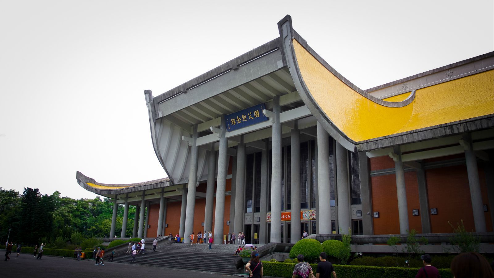 除去仪式,国父纪念馆也是个对公众免费开放的公园,早起锻炼的台北市民