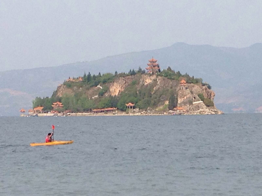 抚仙湖 孤山风景区