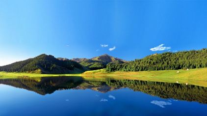 天山大峡谷景区-天鹅湖