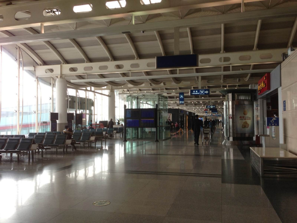                到达杭州萧山机场