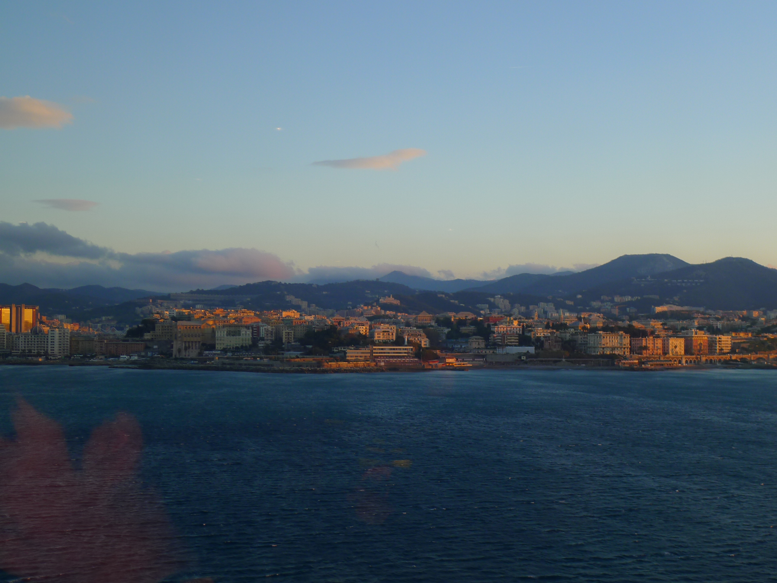 热那亚港最早沐浴阳光的村镇