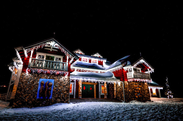 玻璃雪屋度假村(glass igloo village)