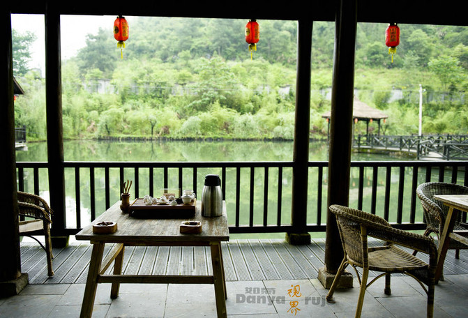 小桥流水旁边,小憩安神,木楼喝茶看风景如画,,,总喜欢把这种情调定格