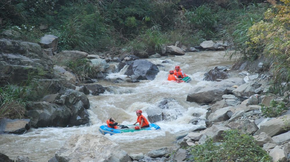 咸宁腾龙溪漂流一日游华中一站式漂流可选腾龙溪隐水洞