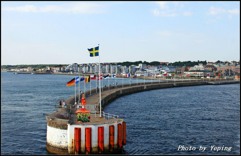 (丹麥文:helsingø)是丹麥西蘭島東赫爾辛格縣的一個城市