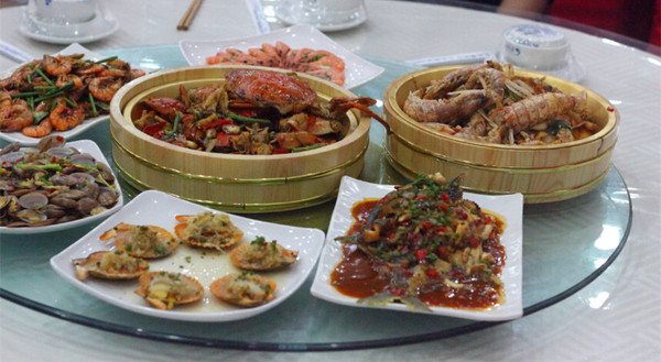 晚上我们又去了海螺号海鲜店吃海鲜,昨天吃完真心感觉不错,意犹未尽