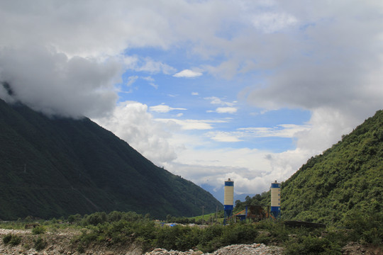 四川gdp2o20多少_我能想到最浪漫的事,就是和你一起去四川