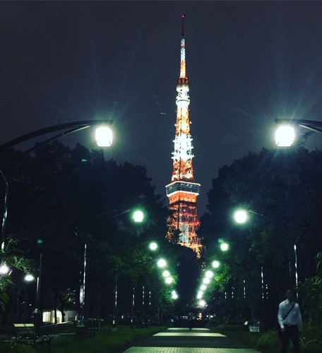 在东京塔向加班狗say hi~