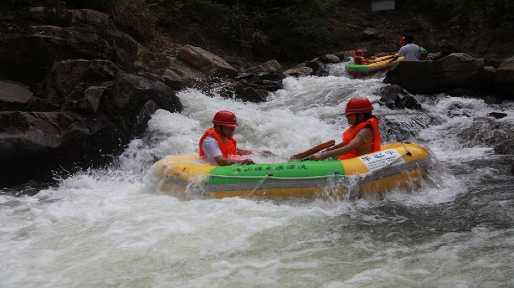 咸宁腾龙溪漂流一日游华中一站式漂流可选腾龙溪隐水洞