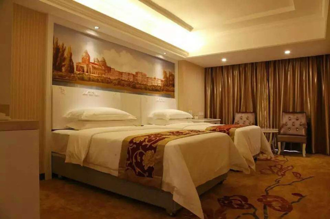 青秀山风景区位于南宁市区往东南约9公里处的