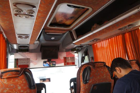 亚兹德至伊斯法罕长途汽车车厢内 亚兹德汽车站