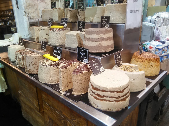 图片-耶路撒冷著名市场街里的甜品摊