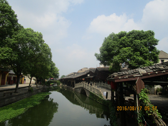 100t08000000392xf4C42_C_671_10000_Q90.jpg