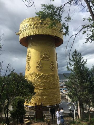 世界上最大的转经筒
