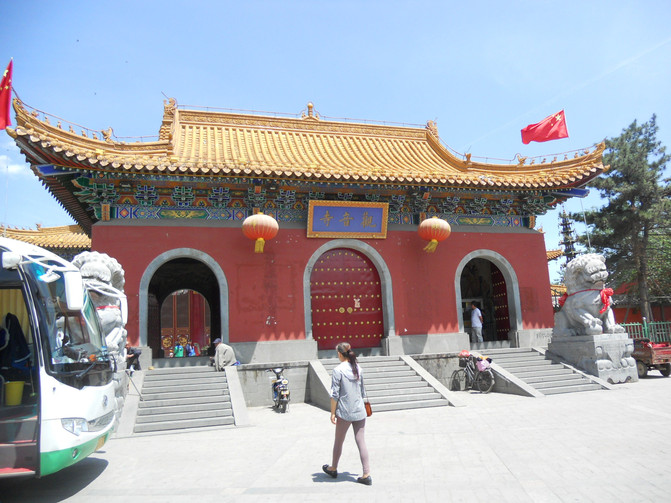 CghzflWIuIiAcMkfAAkswJ_k4PY453_C_671_10000_Q90.jpg