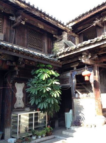 云南特有的"三滴水"式建筑