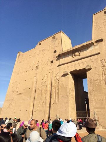 埃德福神庙的塔门