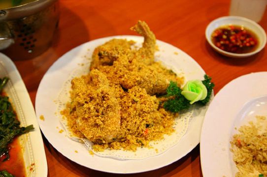 下一道菜:脆皮麦香小龙虾.