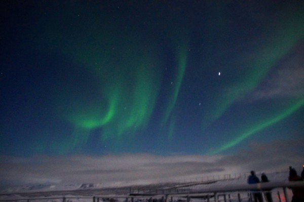 极光在哪里看才最漂亮 CghzflSuzkuAMfM8AABqImDhcKk741_R_600_10000_Q90.jpg