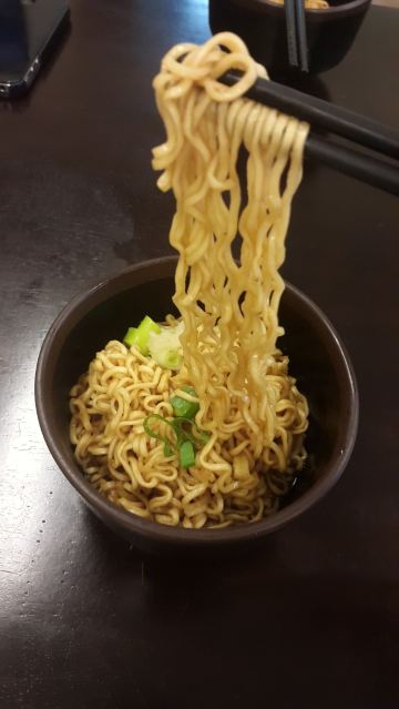 第一次吃卤味的泡面.