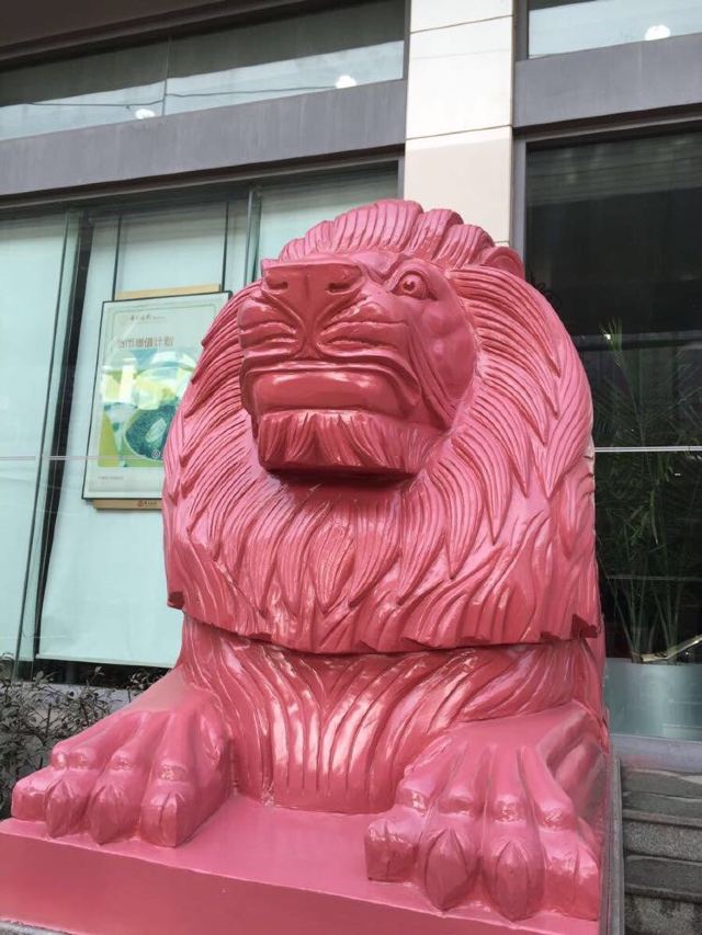 武汉中国银行门前红狮子