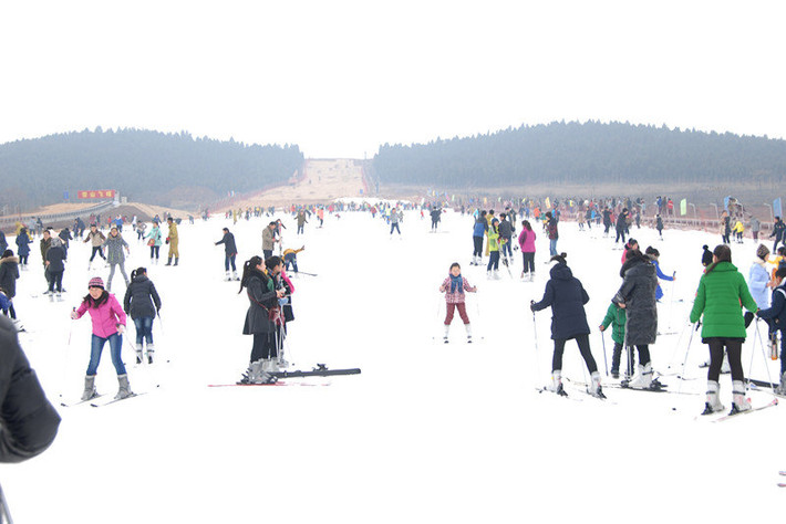 滑雪旅行 徐州山水滑雪场
